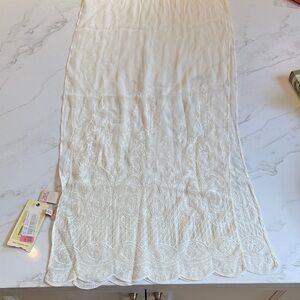 Elegant White Embroidered Scarf